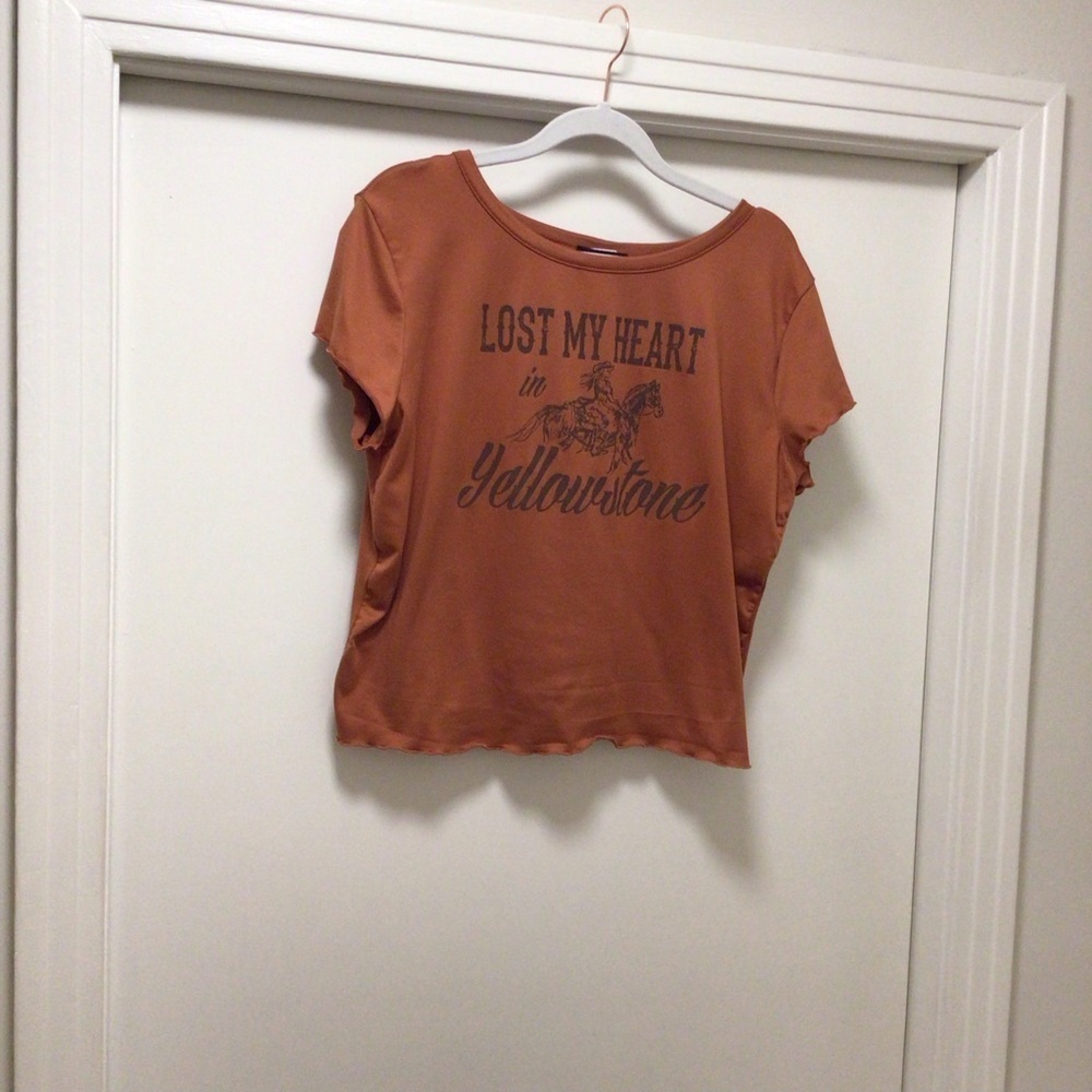 Womens Ruby & Lace Cropped Lost My Heart in Yellowstone T-shirt